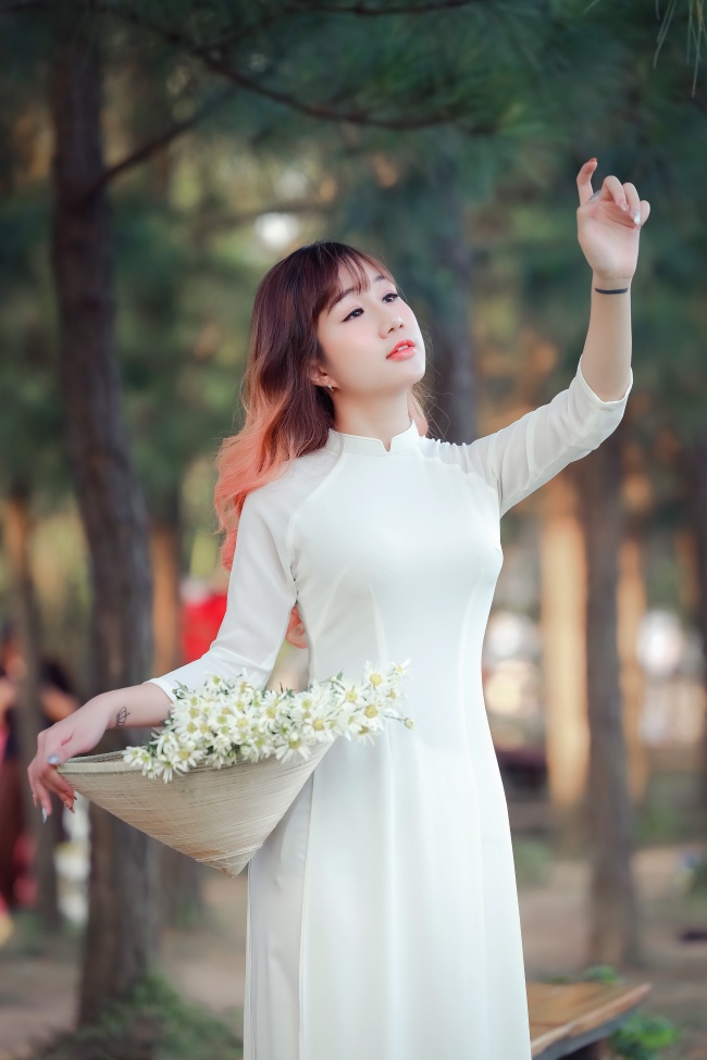95网主播 霓虹低语